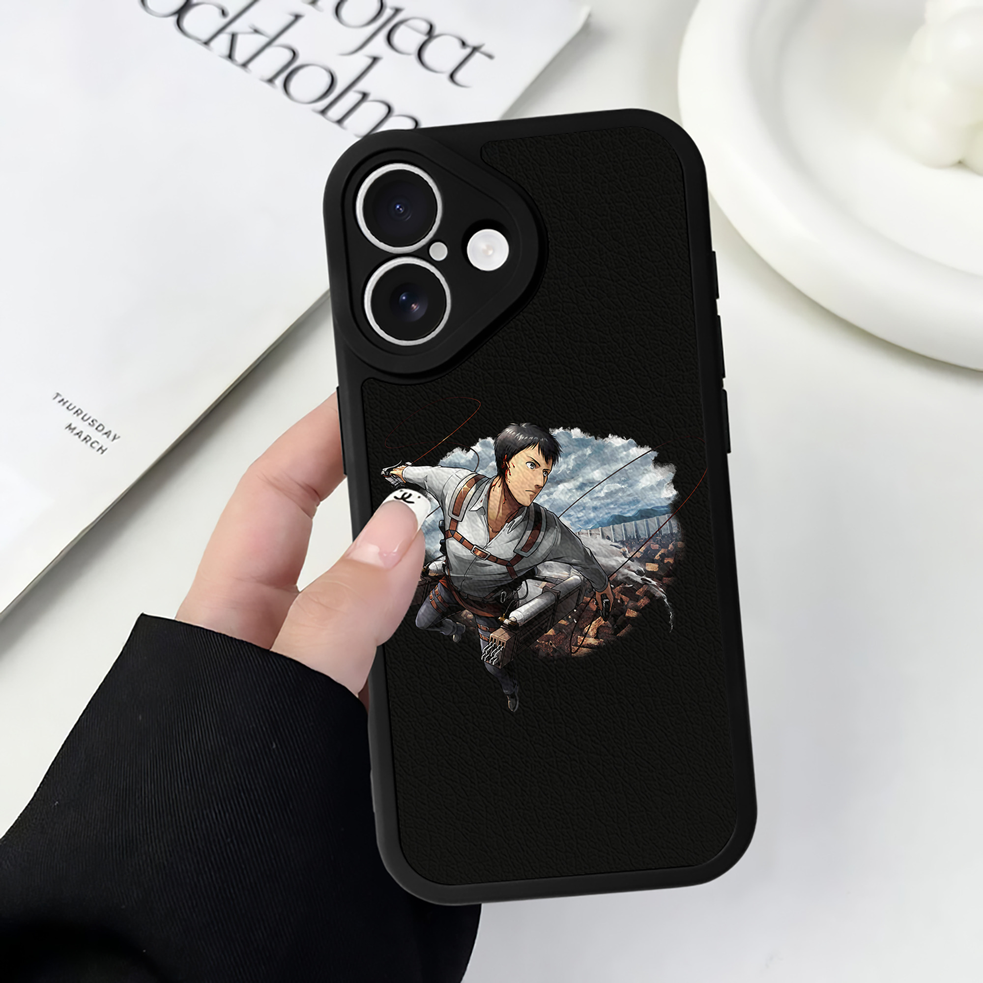 （画像用） 進撃の巨人 ベルトルト・フーバー Attack on Titan Bertholdt Hoover 【iPhone 16シリーズ対応】シリコンスマホケース（レザー調） 材質：シリコン